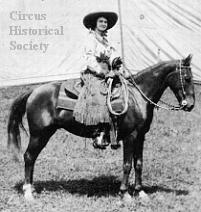 Mabel Hackney on Vardius